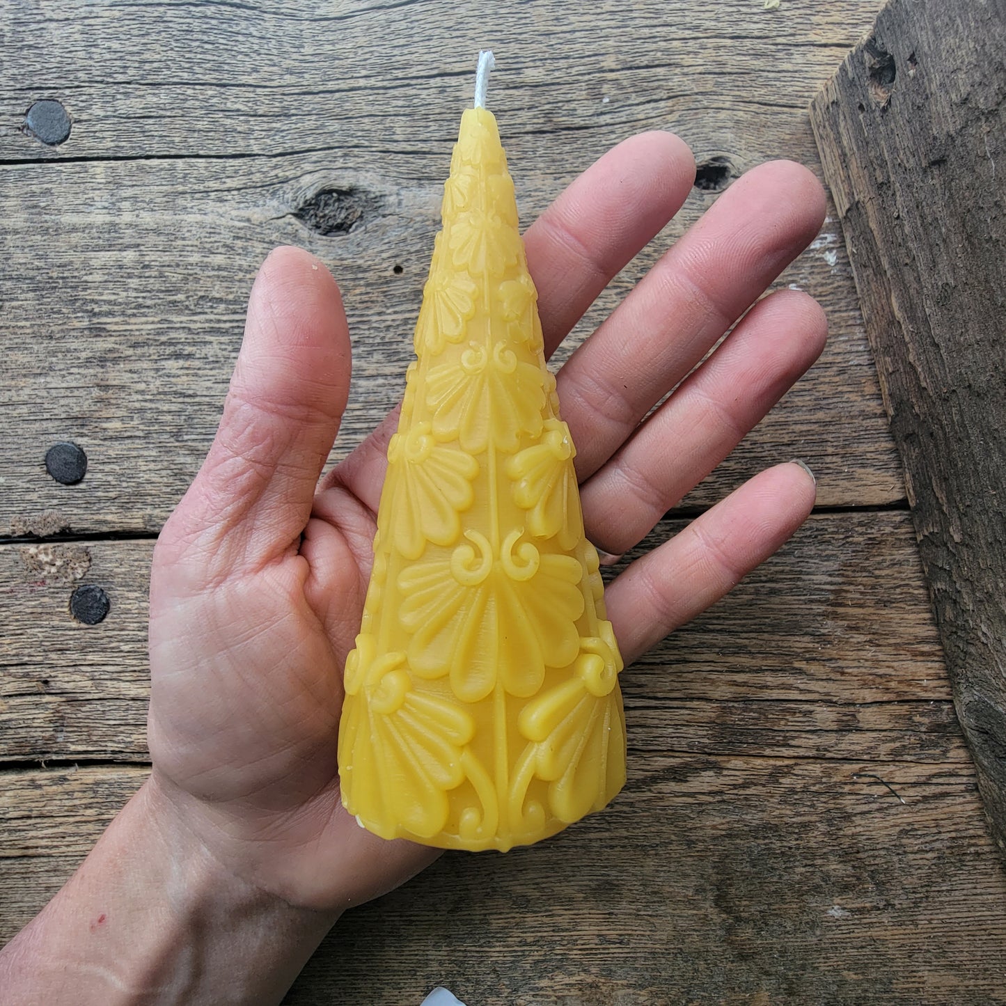 Aunt Ina's Pretty Tree | Beeswax Candle