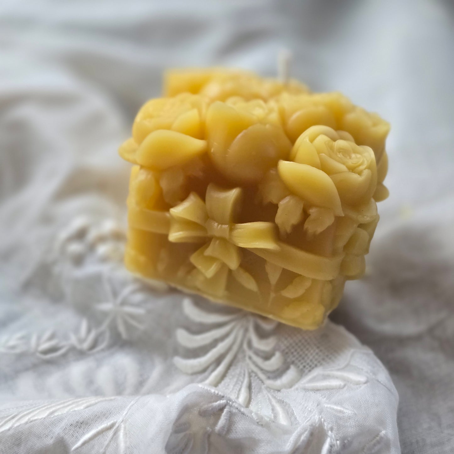 Baker's Dozen Roses | Beeswax Candle