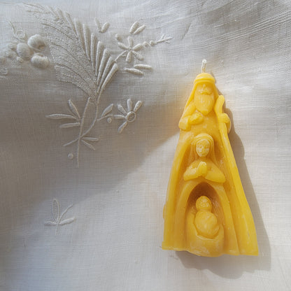 Beeswax candle - Nativity - in his hands