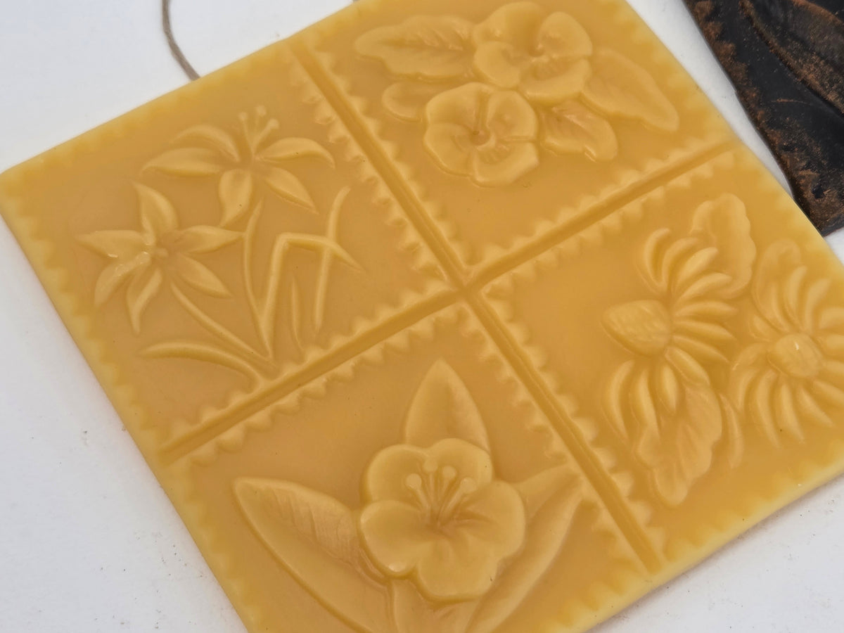 Laura's Pressed Flowers | Beeswax Ornament