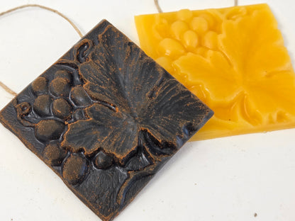 Harvest Grapes | Beeswax Ornament