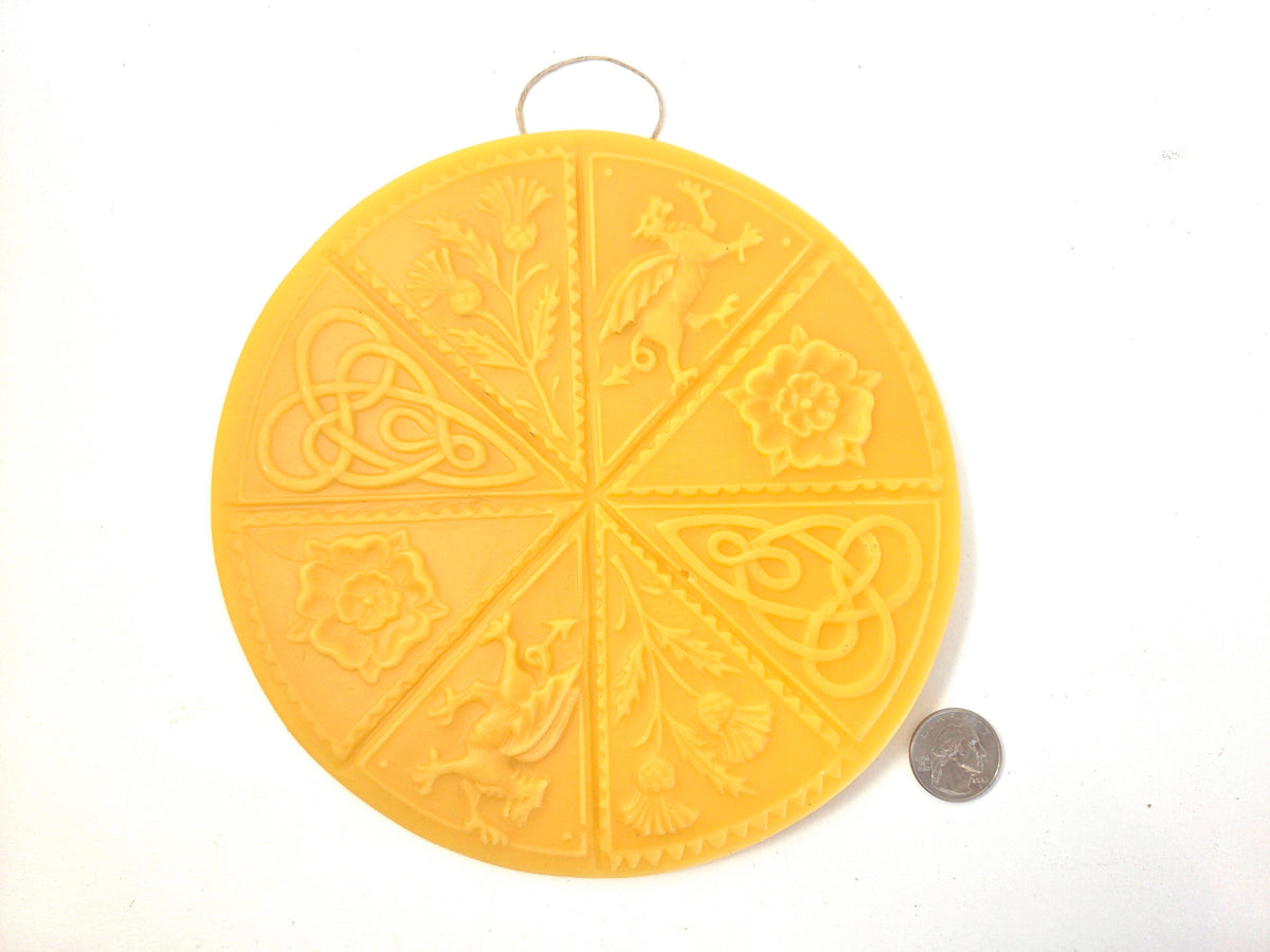 Celtic Crest | Beeswax Ornament