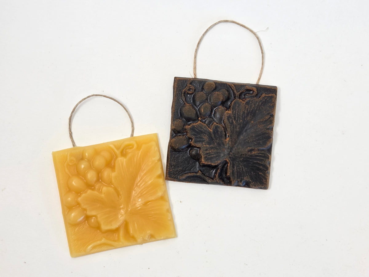 Harvest Grapes | Beeswax Ornament