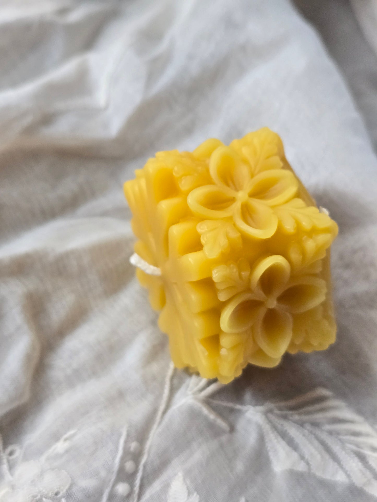 Susie Snowflake | Beeswax Candle