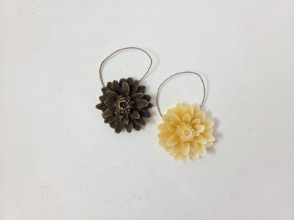 Dainty Dahlia | Beeswax Ornament
