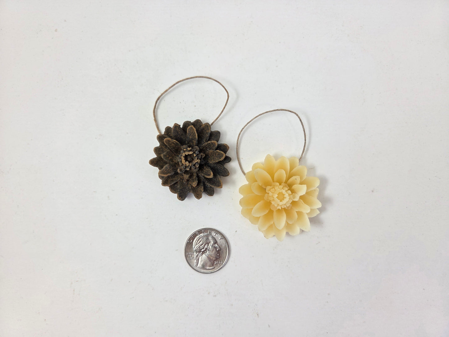 Dainty Dahlia | Beeswax Ornament