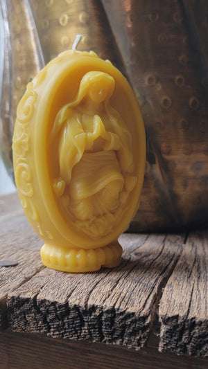 He comes to me‐ beeswax sphere candle