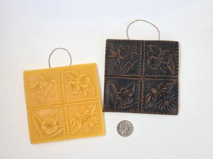 Laura's Pressed Flowers | Beeswax Ornament