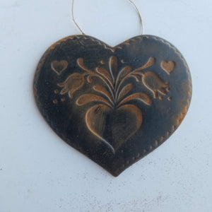 Folk Art Heart Antiqued Cinnamon Beeswax Ornament