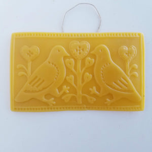 Suisse Doves - Yellow Beeswax